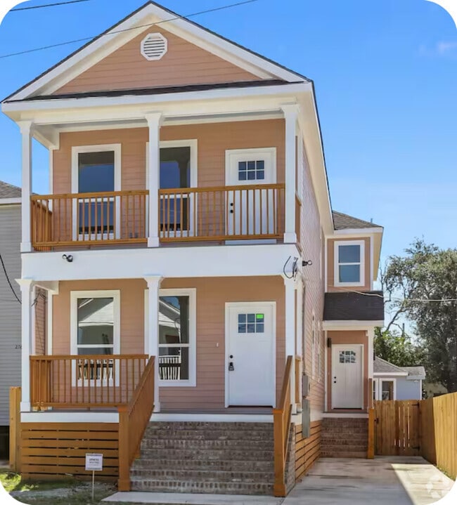 Building Photo - 2758 N Rocheblave St Rental
