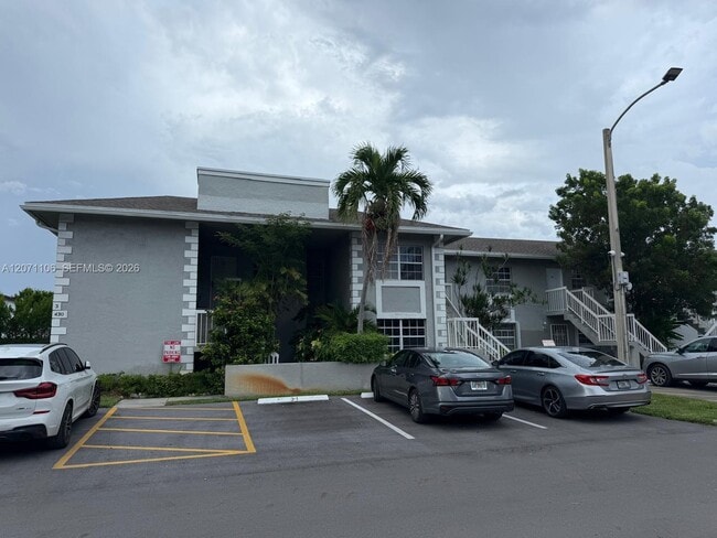 Building Photo - 430 NE 210th Cir Terrace Unit 201-3