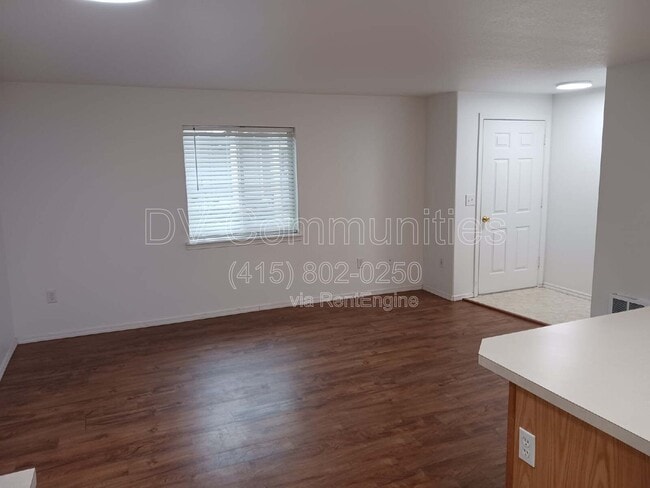 Photo - 2571 NW Cedar Ave Unidad 1 1