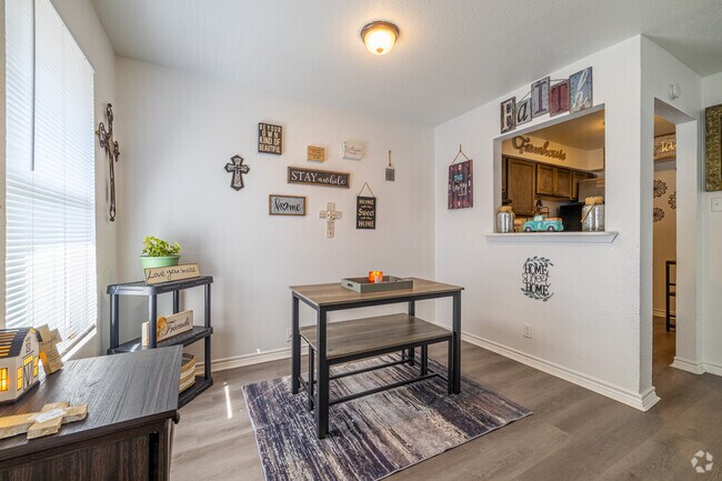 1BR, 1BA - 659SF - Dining - Legacy Apartments