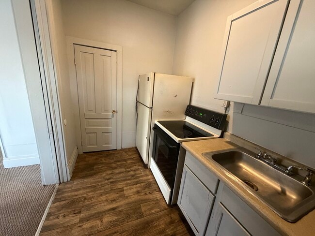 Photo - 1137-1 Walnut-