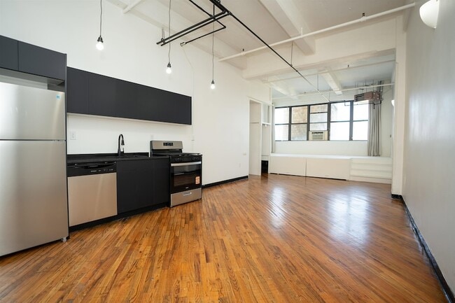 Building Photo - 2 Union St Unit 1P Rental