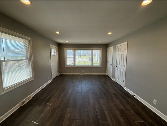 Photo - 703 N Alpine Rd