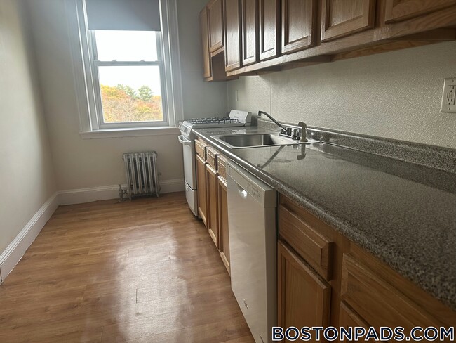 Photo - 2045 Commonwealth Ave Unit 47