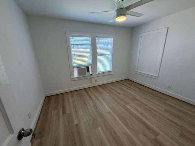 Bedroom - 1109 Walton St Unit B