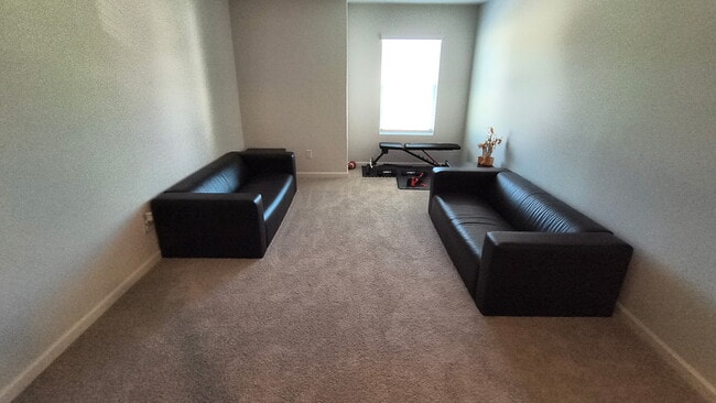 Área común del altillo - 147 Highgrove Way Unidad Private room