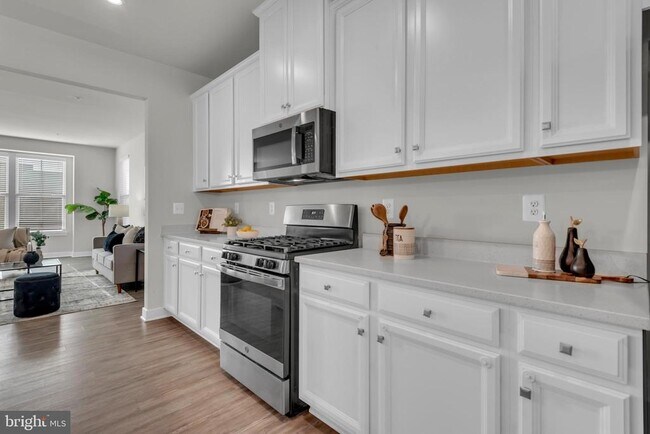 Photo - 14910 Townshend Ter Ave