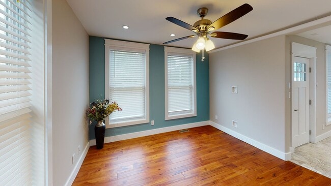 Photo - 4BR/3BA Cottage Near UTK | Student Friendl...