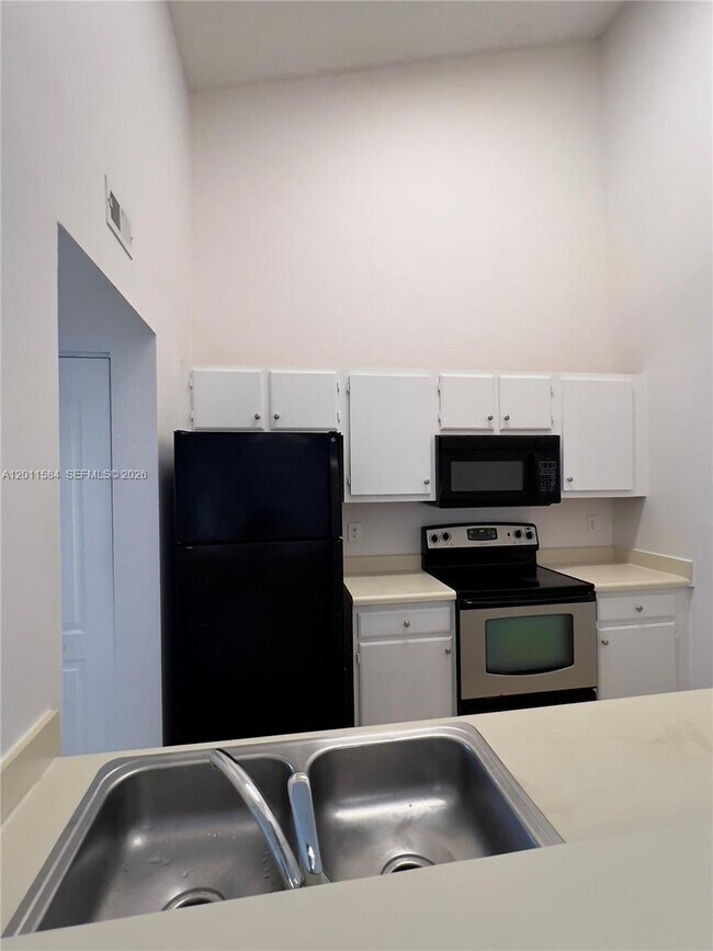 Photo - 2880 N Oakland Forest Dr Unit 214