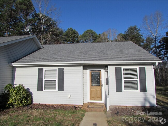 Building Photo - 137 Pine Meadow Ln Rental