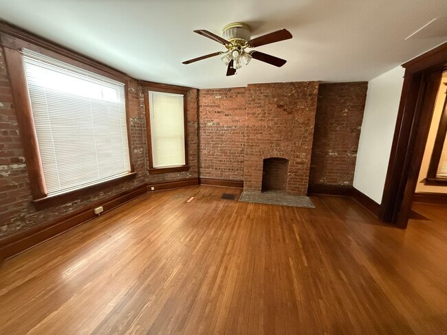 Photo - 1360 S High St