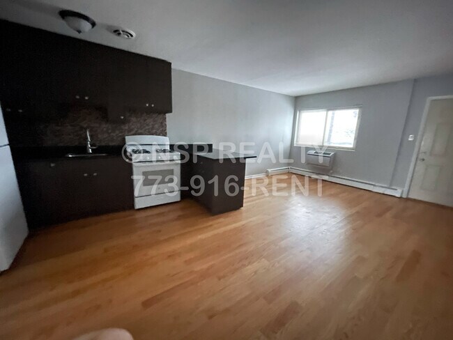 Photo - 8504 Waukegan Rd