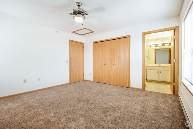 2BR, 2BA - 1221SF