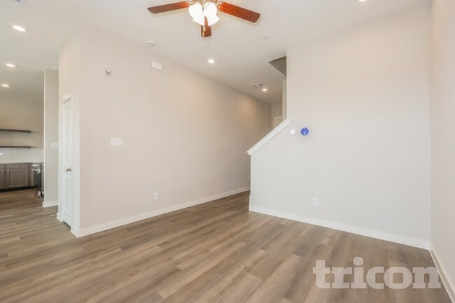 Photo - 313 Lincoln Cir