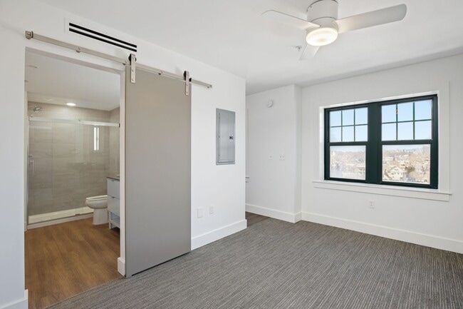 Building Photo - 3835 Main St Unit - 505 Rental