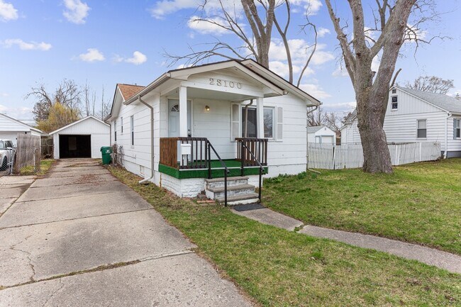 Photo - 23100 Shakespeare Ave