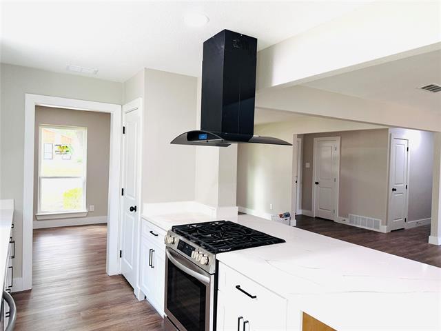 Photo - 526 Doral Pl