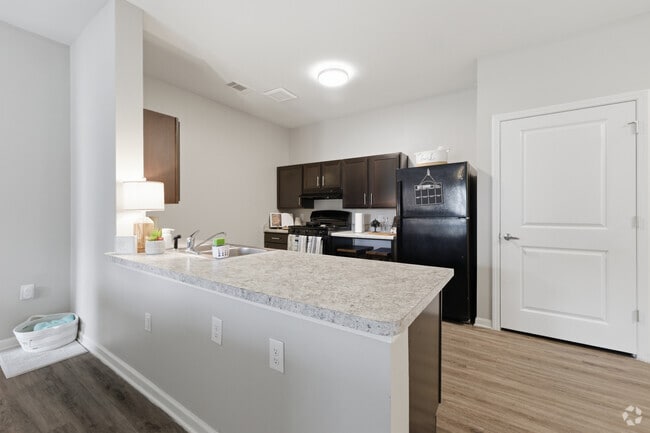 2BR, 2BA - 985SF - Kitchen