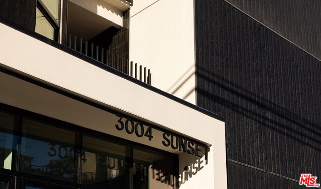 Building Photo - 3004 W Sunset Blvd Unit 519