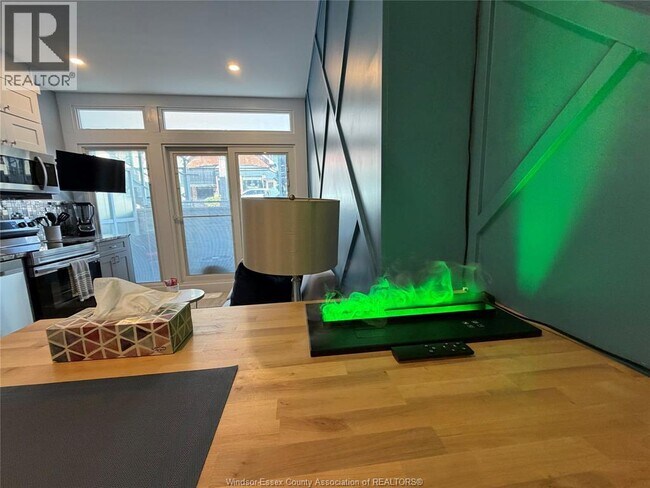 Photo - 477 Pelissier St Unit 2