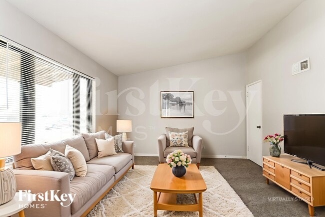 Photo - 255 Mohican Ln