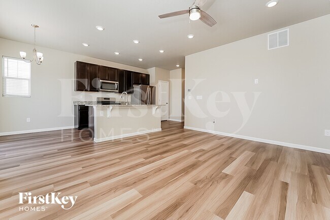 Photo - 1902 Villageview Ln