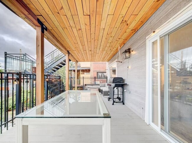 Photo - 3380 Rue Sherbrooke E Unit 3380 Rue Sherbrooke E