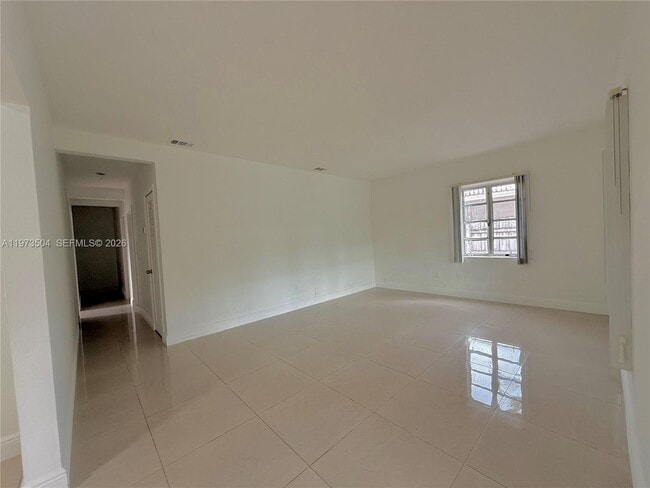 Photo - 435 NW 44th Ave Unit FRONT