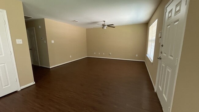 Photo - 8114 Record St Casa