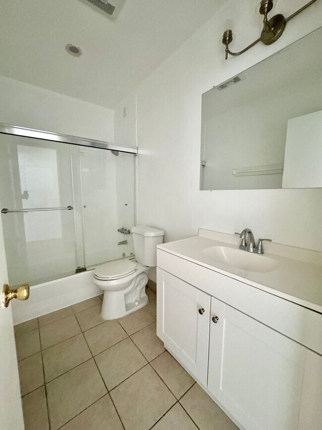 337 Rexford Dr Unit 337 S Rexford Dr Unit 4