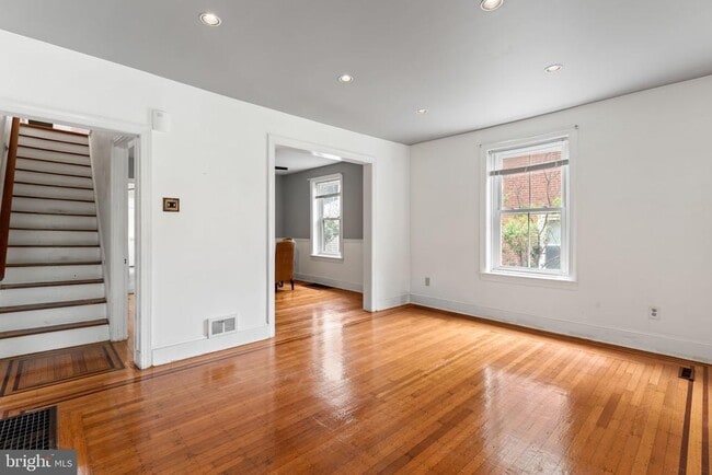 Photo - 809 Ardmore Ave