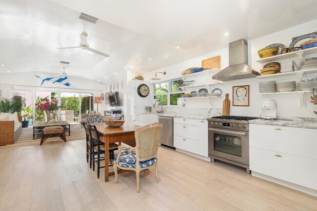 Photo - 341 Murray Rd