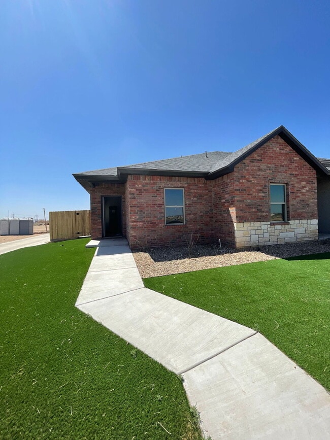 Building Photo - Beautiful Like-New Townhome Located South of Town Near Cooper Elementary