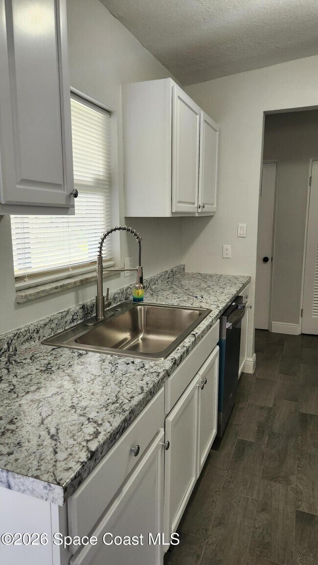 Photo - 102 S Christmas Hill Rd