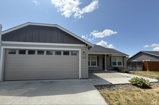 Building Photo - 1353 E Raymond Dr Rental