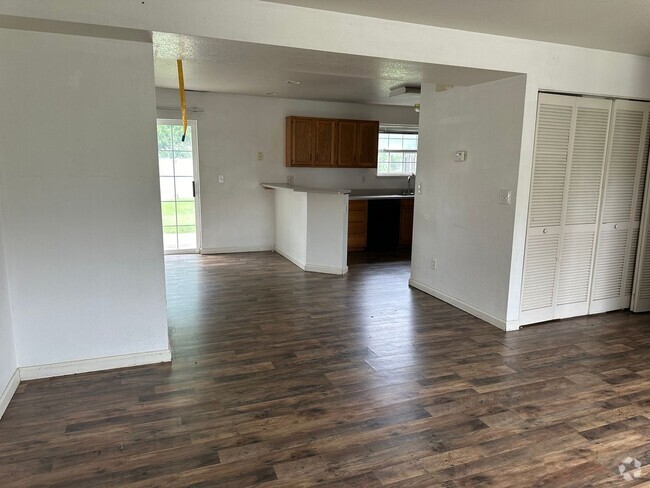 Building Photo - 1127 Glenridge St Rental