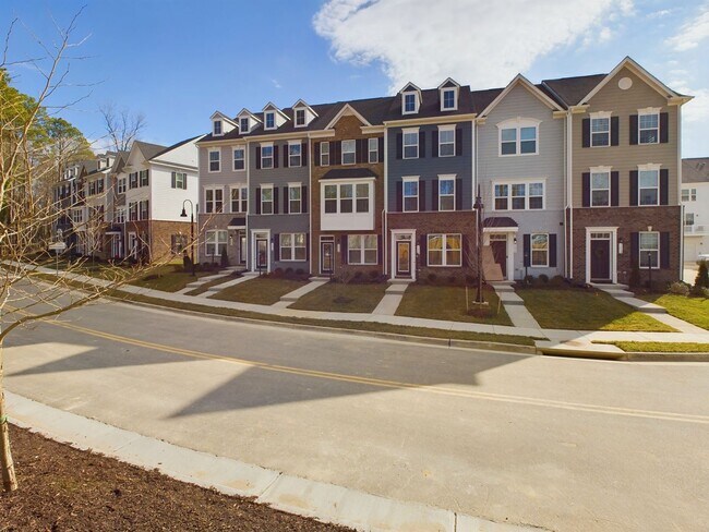 Photo - Gorgeous, Spacious 3 Bedroom Townhome in M...