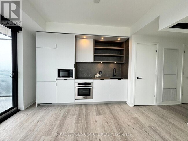 Photo - 55 Charles St E Unit 4211