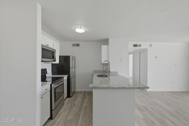 Photo - 8055 E Thomas Rd Unidad B107