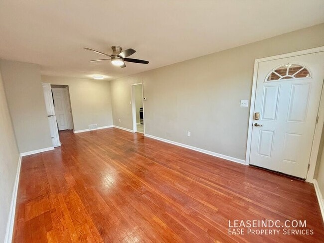 Photo - 4407 2nd St NE Unidad #1
