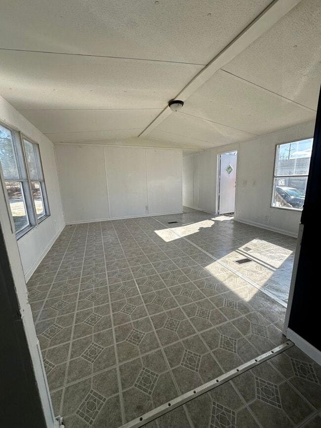 Photo - 209 Wadley Dr