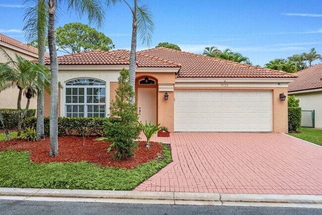 Photo - 5122 Elpine Way