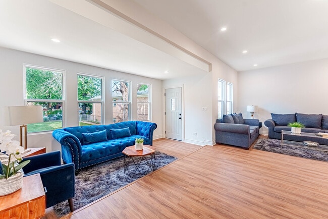 Photo - 2343 Ridgeland Ave