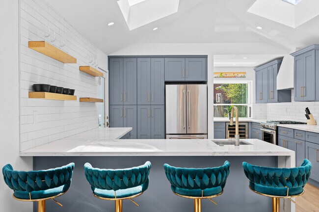 Photo - 10364 Eastborne Ave