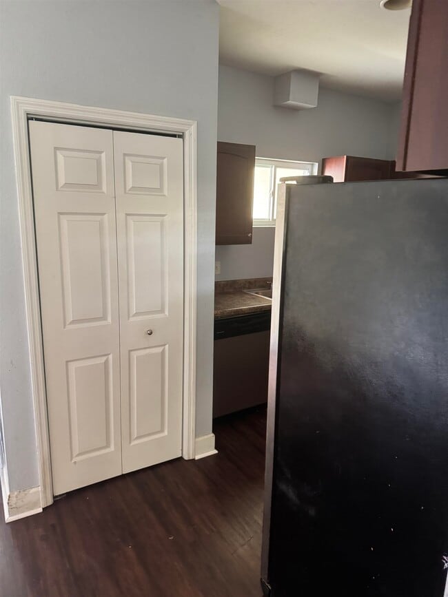 Photo - 1846 Belle Vue Way