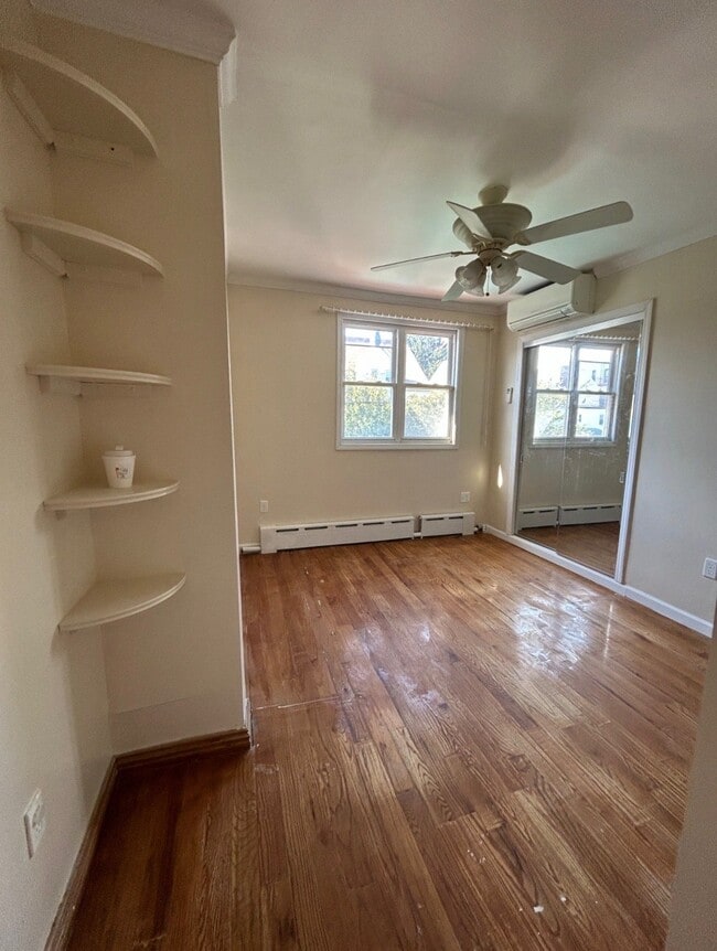 Photo - 1172 E 37th St Unidad Apt # 2