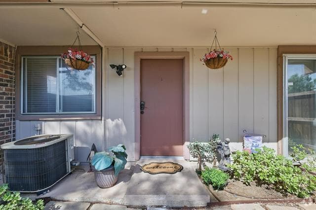 Building Photo - 2700 Stonehaven Ct Rental