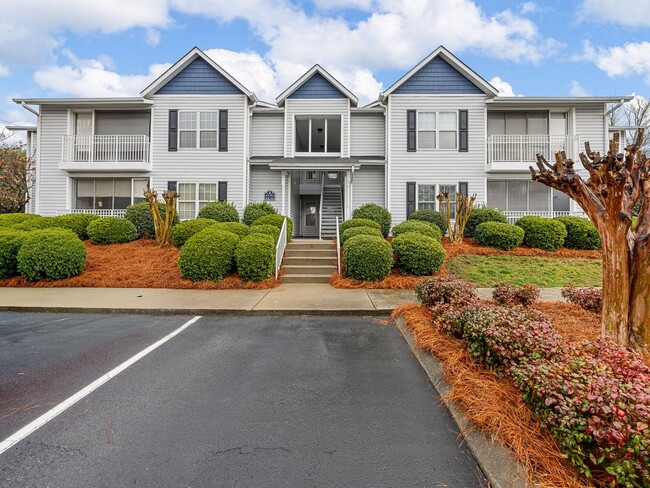 Photo - Gorgeous 2 bedroom home- Move-In Ready Condo in Parkview. Minutes to Downtown Greenville & the Ne...