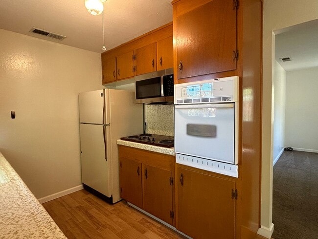 Photo - 3615 Stauss Ave