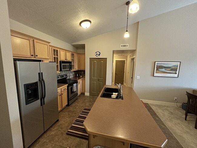 Photo - 2025 Mullan Rd